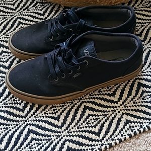 Men's Black Vans with gum sole size 9.5